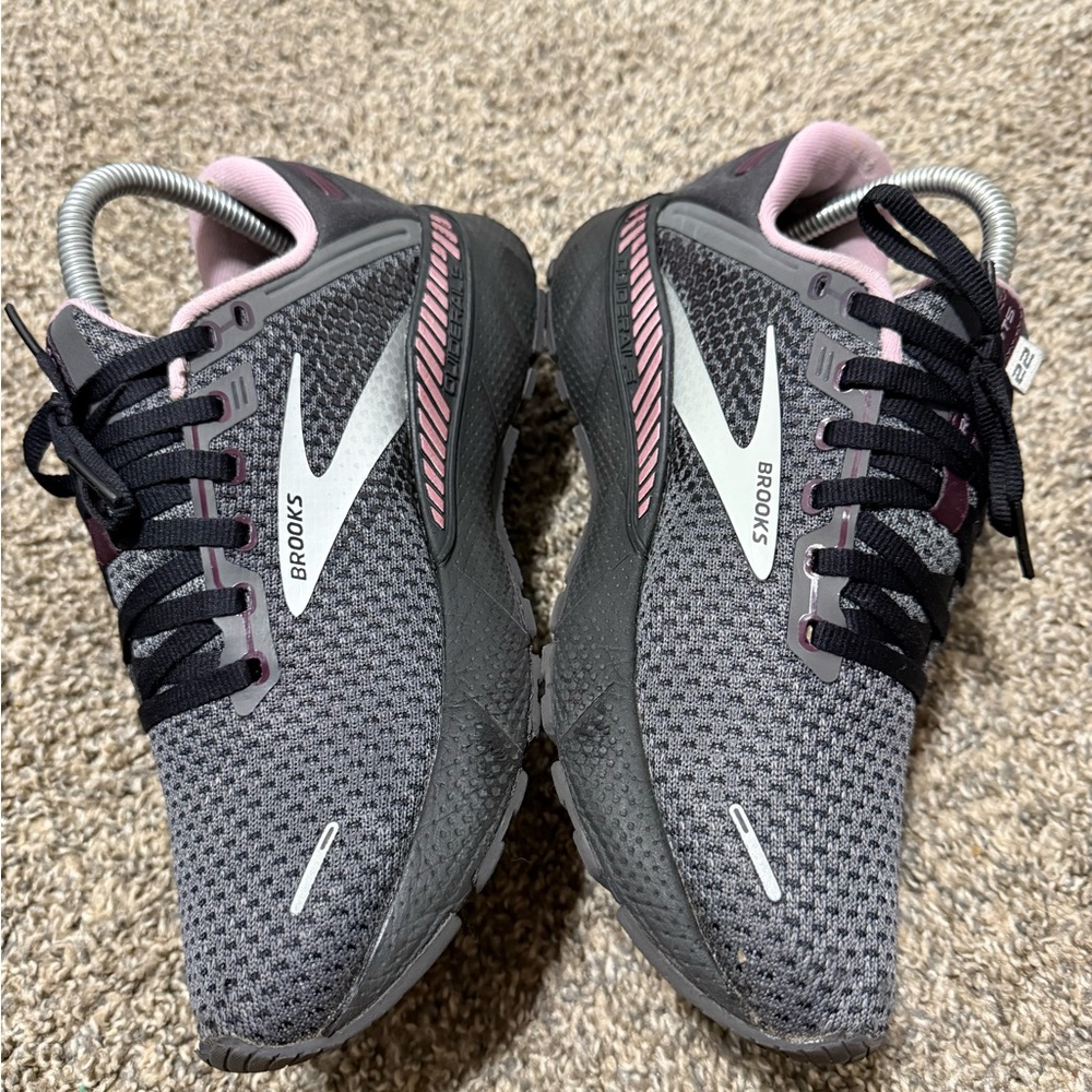 Brooks Women's Adrenaline GTS 22 - Black and Pink - Picture 4 of 9